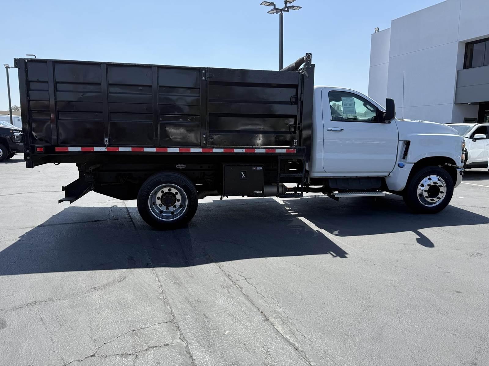 2022 Chevrolet W5500 Dump Truck - image 2