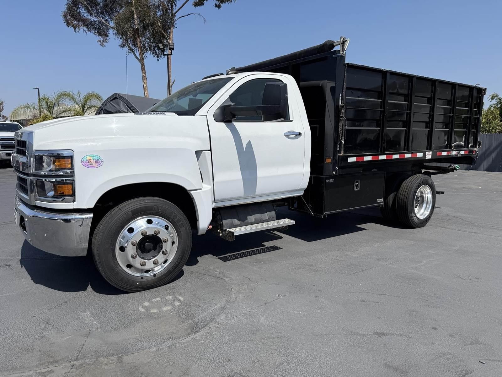 2022 Chevrolet W5500 Dump Truck - image 7