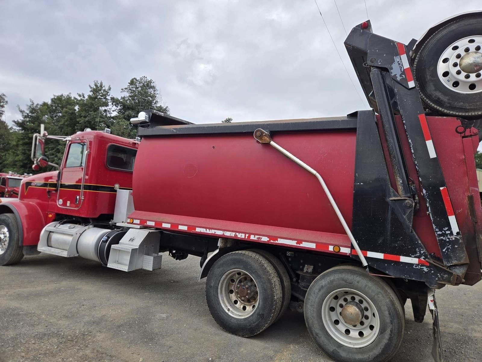 2013 Peterbilt 365 Dump Truck - image 20