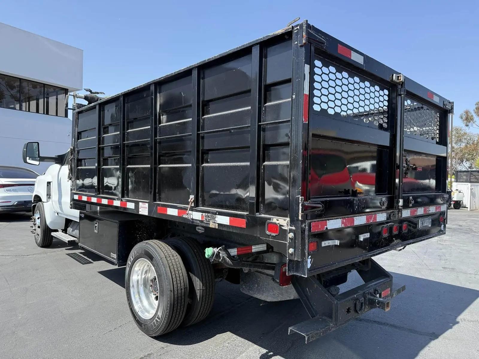 2022 Chevrolet W5500 Dump Truck - image 5