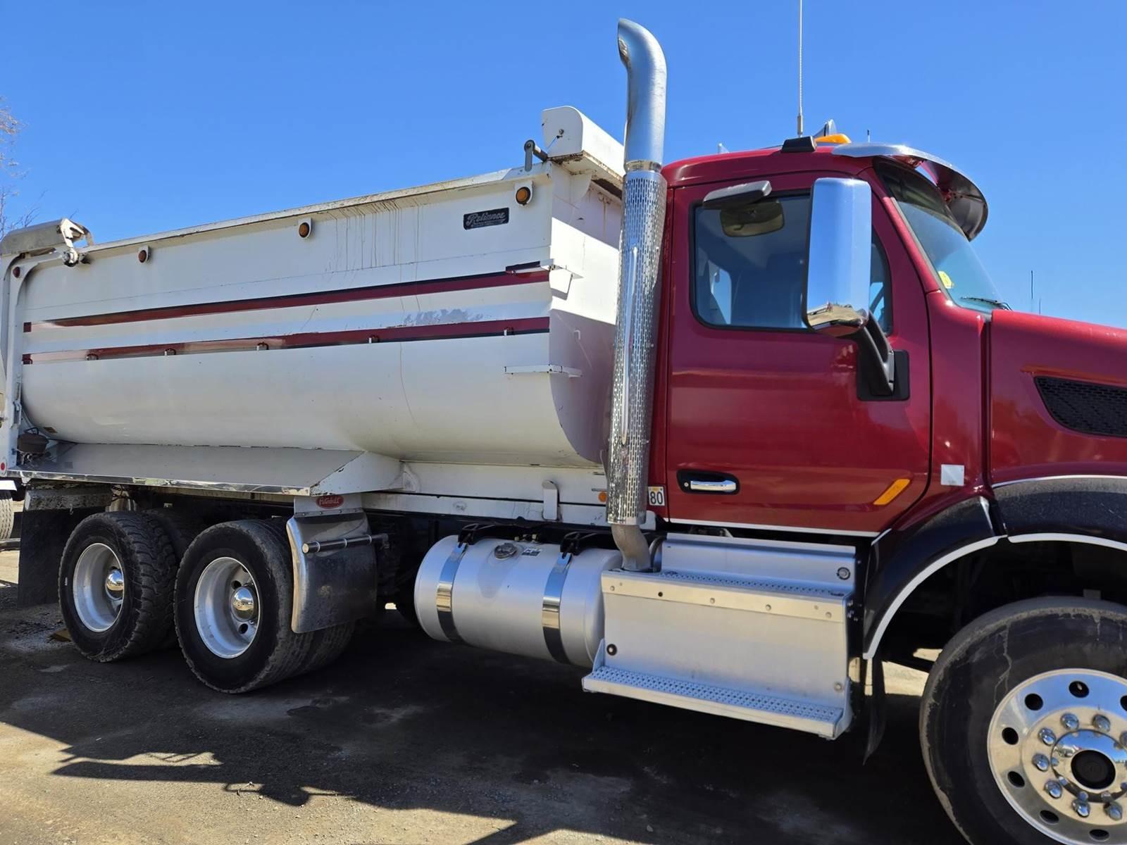 2015 Peterbilt 579 Dump Truck - image 9