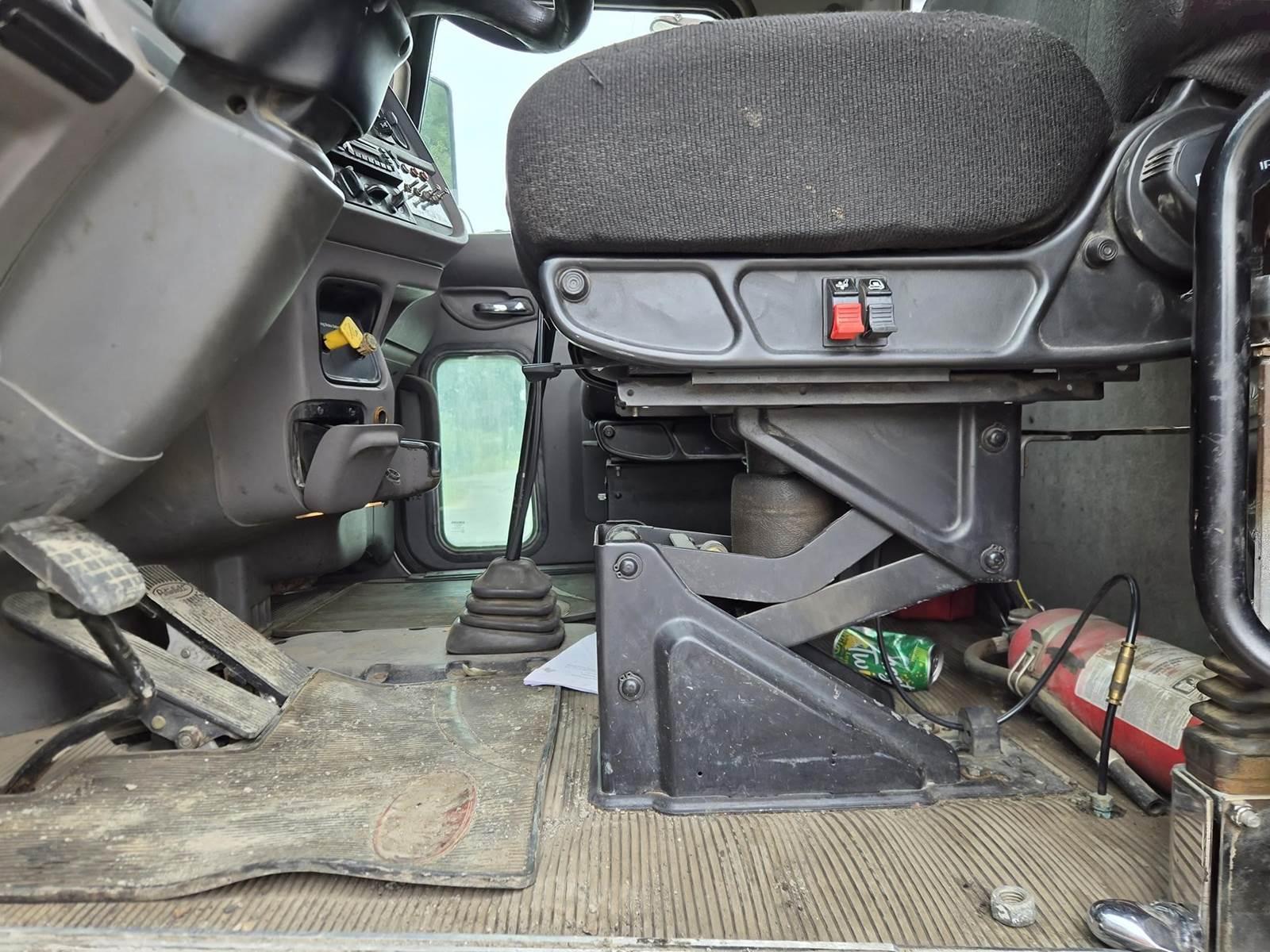 2013 Peterbilt 365 Dump Truck - image 52