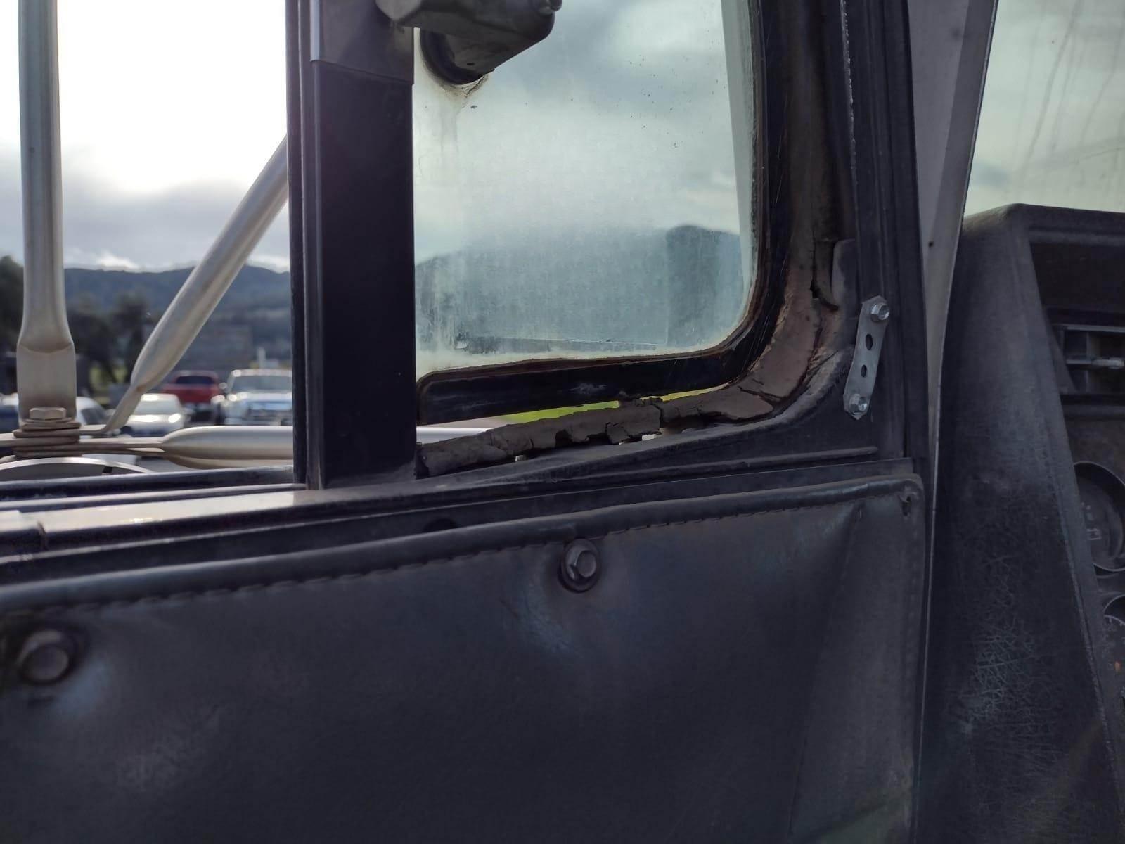 1995 Kenworth T800 Dump Truck - image 60