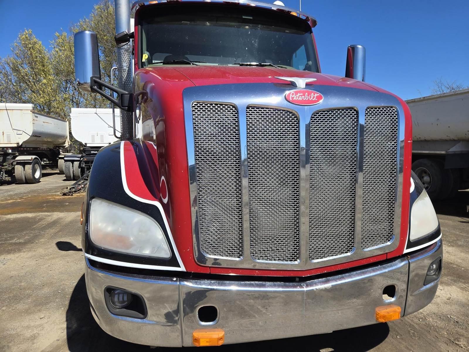 2015 Peterbilt 579 Dump Truck - image 5