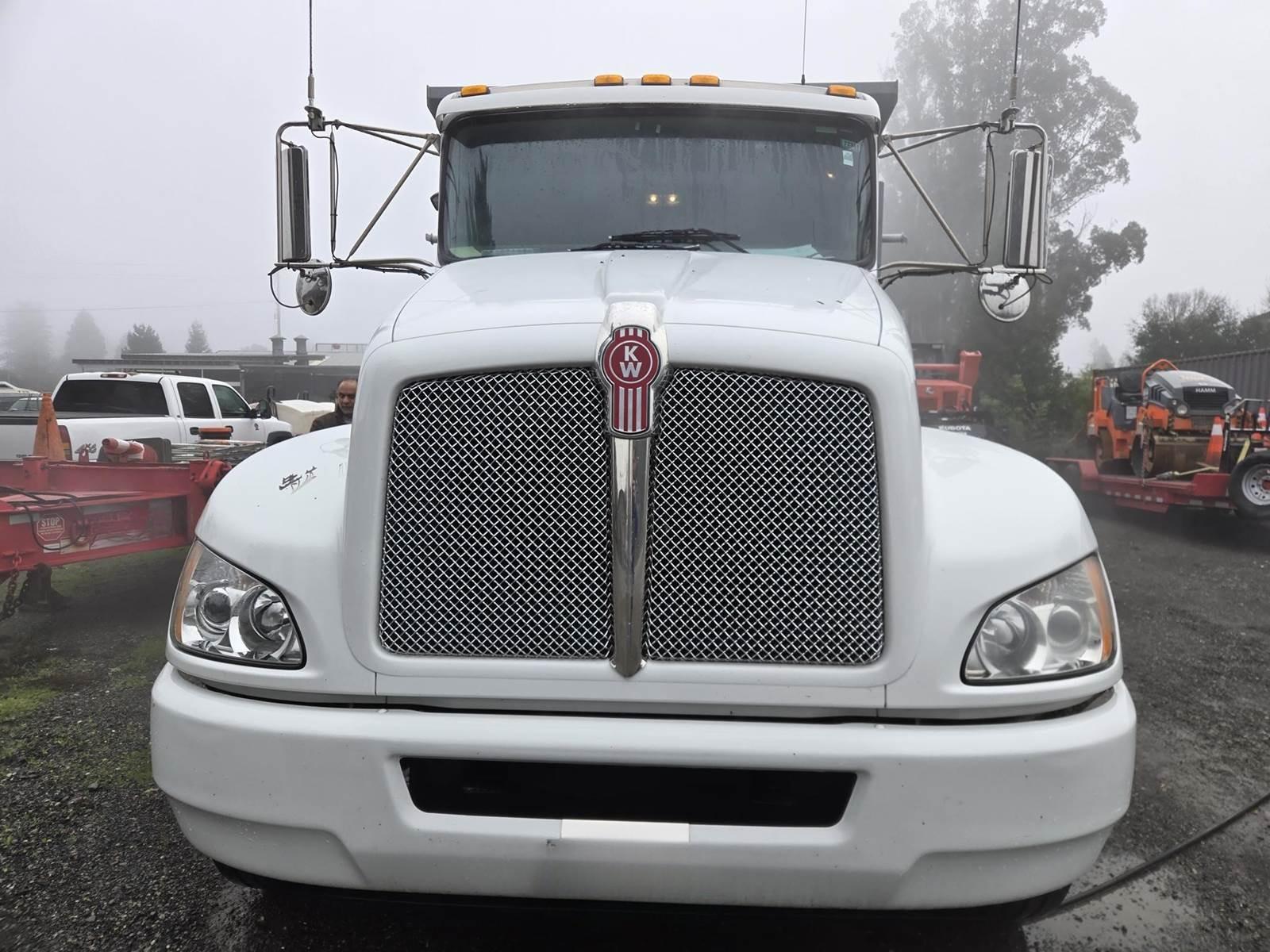 2020 Kenworth T270 Dump Truck - image 4