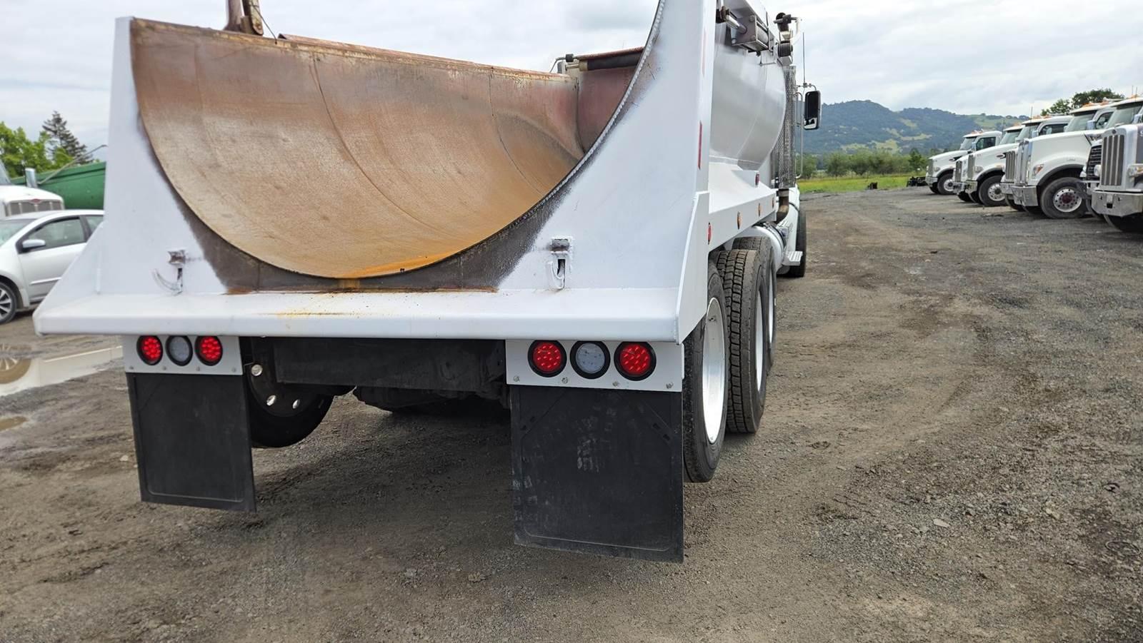 2013 Peterbilt 386 Dump Truck - image 44