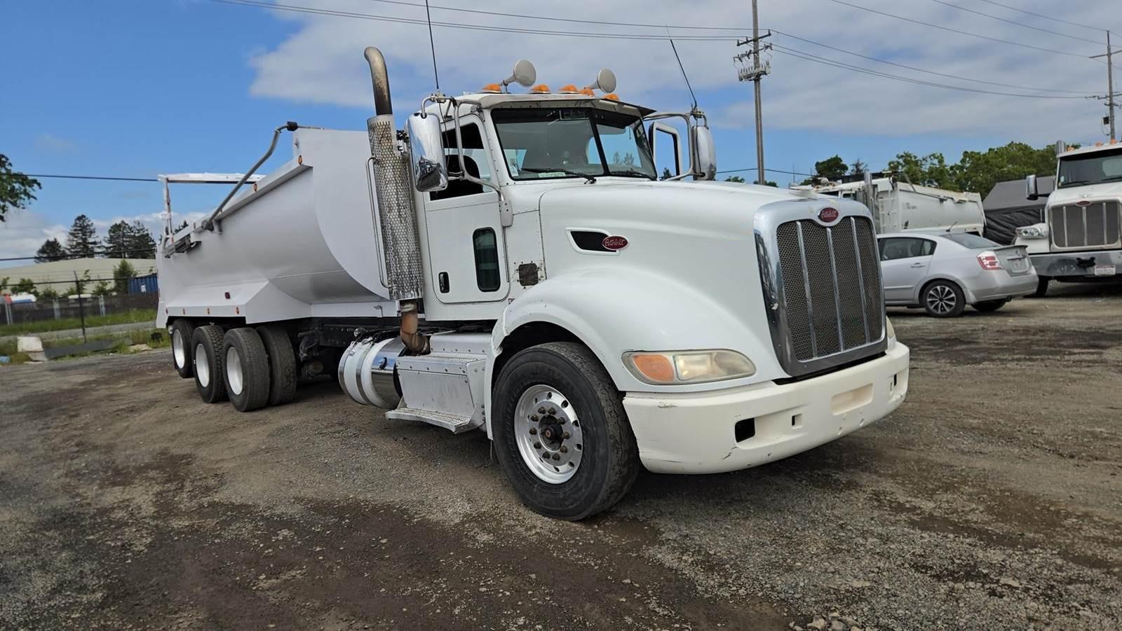 2013 Peterbilt 386 Dump Truck - image 5
