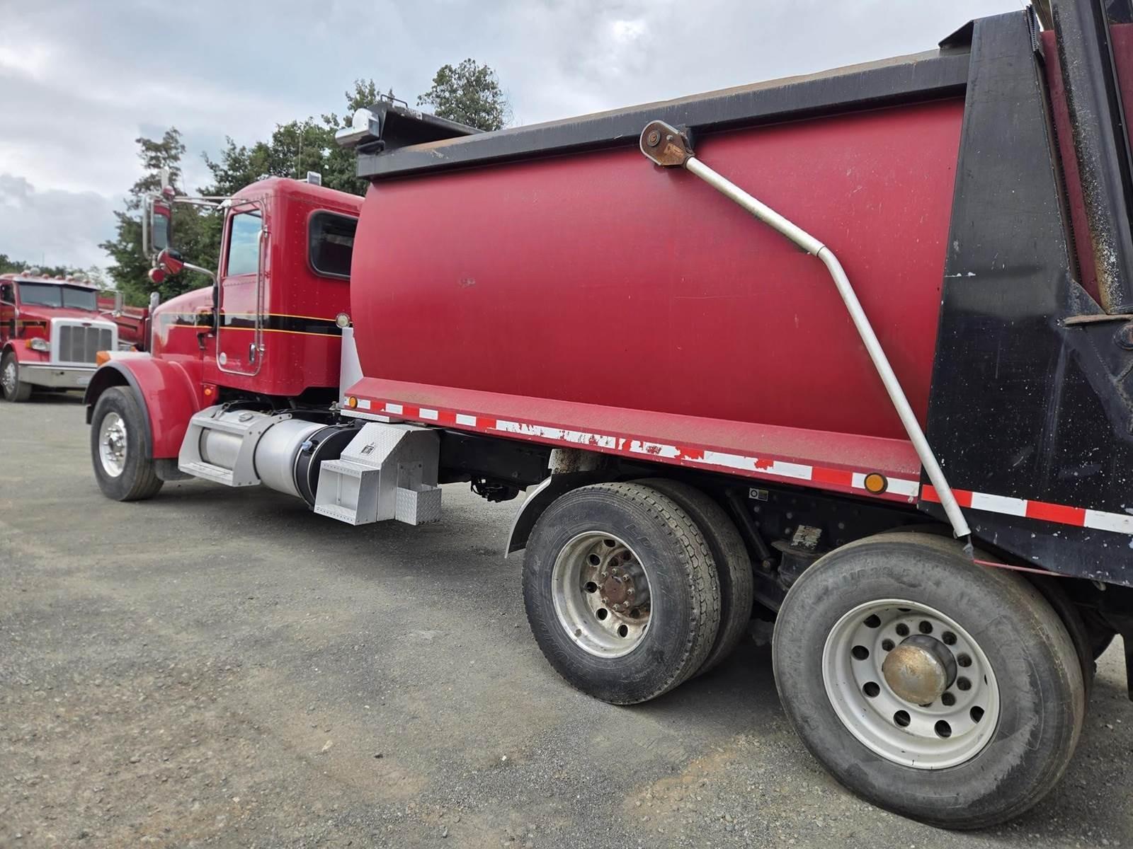 2013 Peterbilt 365 Dump Truck - image 19