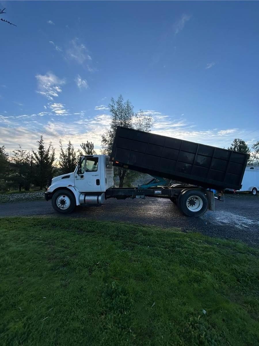 2010 International DuraStar 4300 Dump Truck - image 1