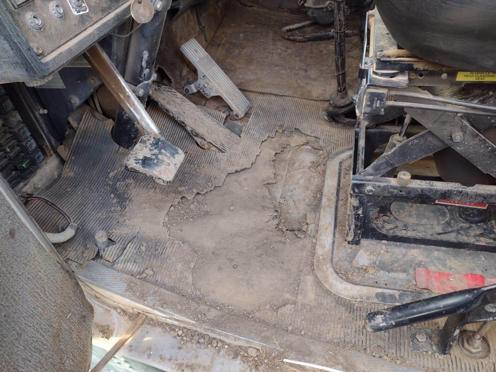 1995 Kenworth T800 Dump Truck - image 63