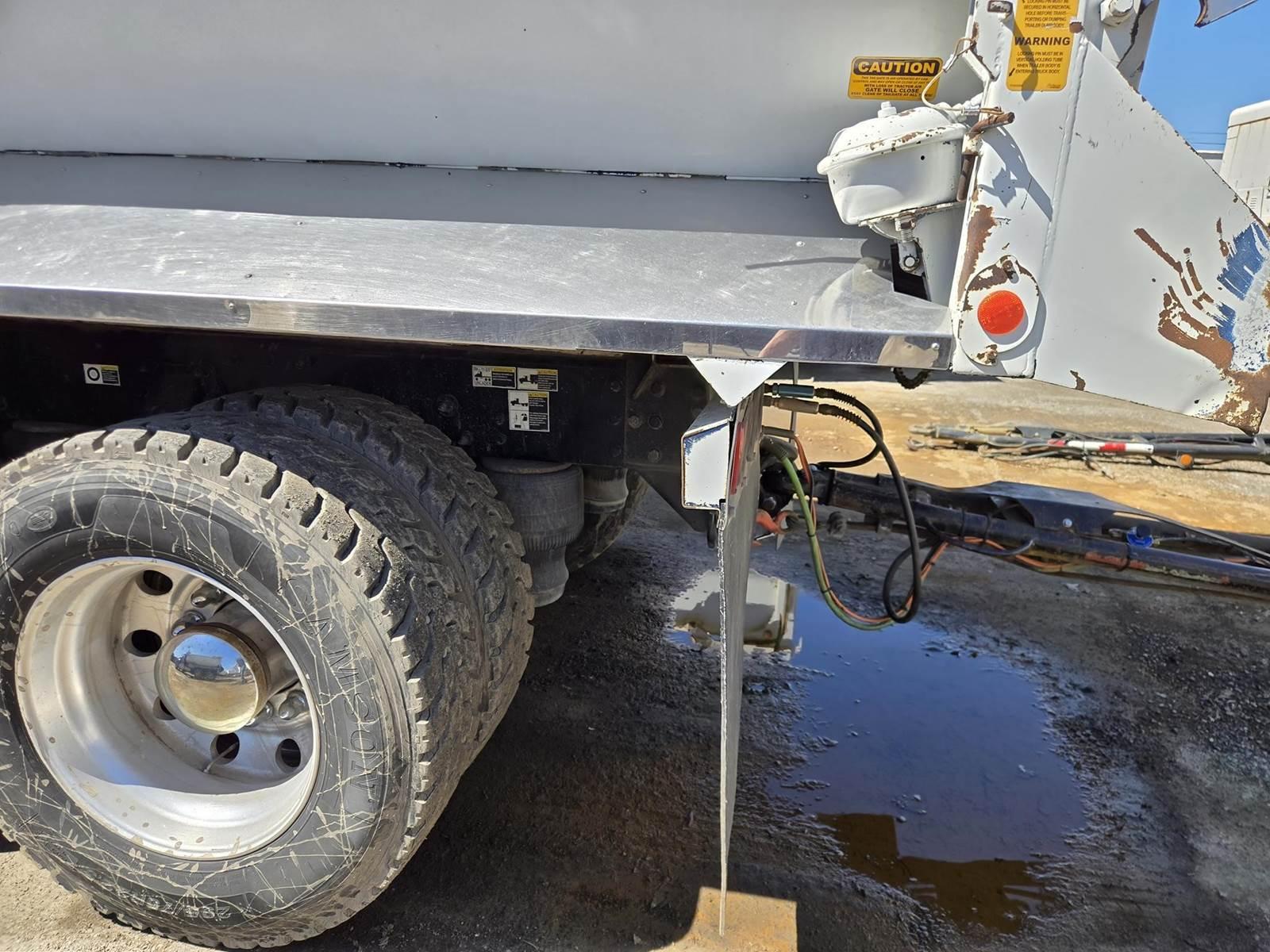 2015 Peterbilt 579 Dump Truck - image 43