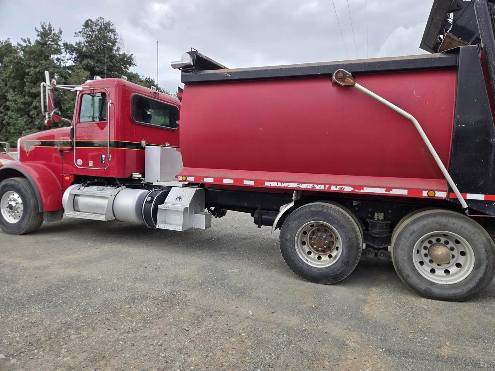 2013 Peterbilt 365 Dump Truck - image 21