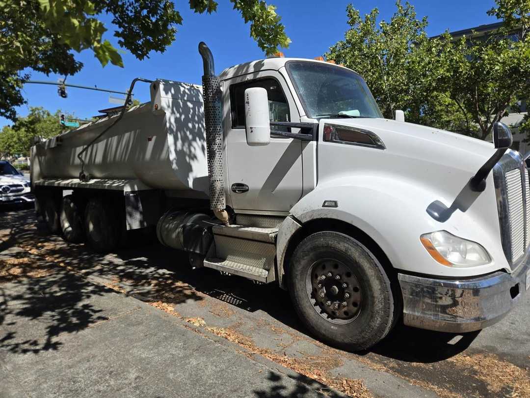 2018 Kenworth T680 Dump Truck