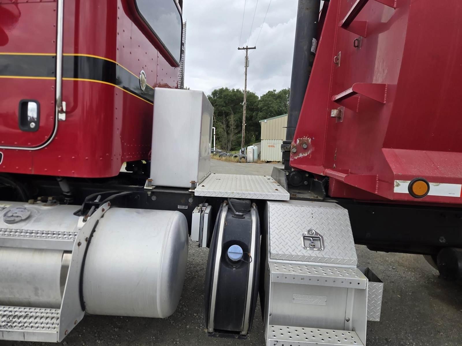 2013 Peterbilt 365 Dump Truck - image 31