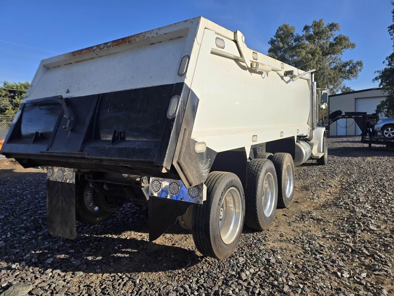 2018 Peterbilt 367 Dump Truck - image 6