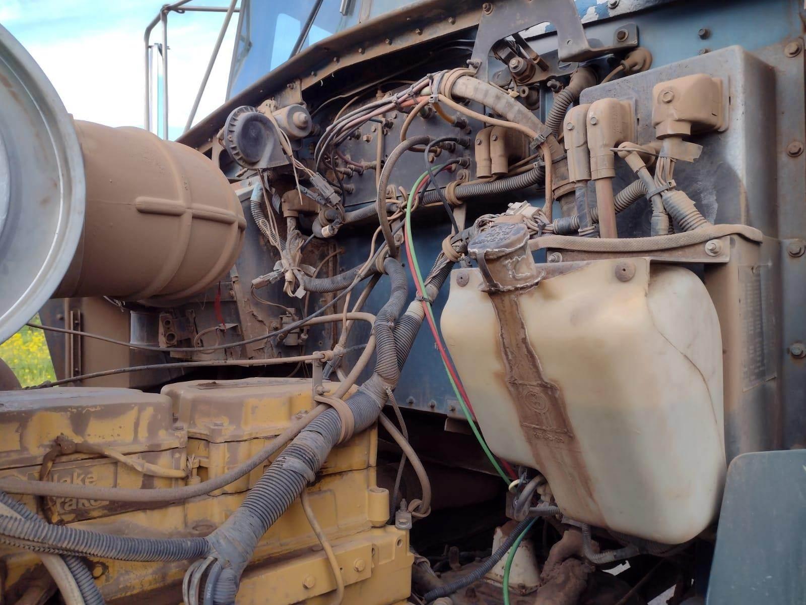 1995 Kenworth T800 Dump Truck - image 22
