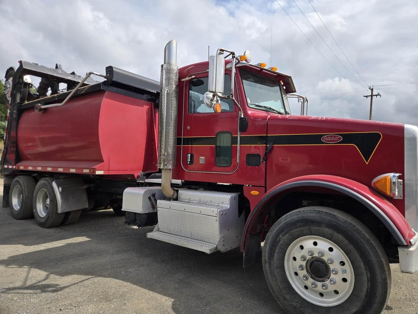 2014 Peterbilt 365 Dump Truck - image 9