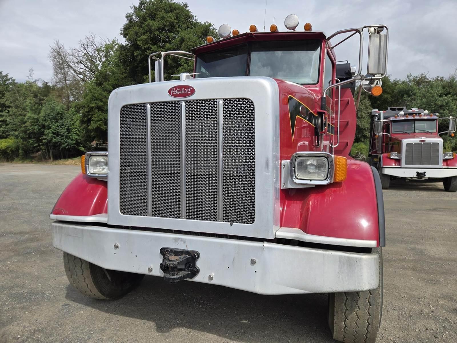 2014 Peterbilt 365 Dump Truck - image 5