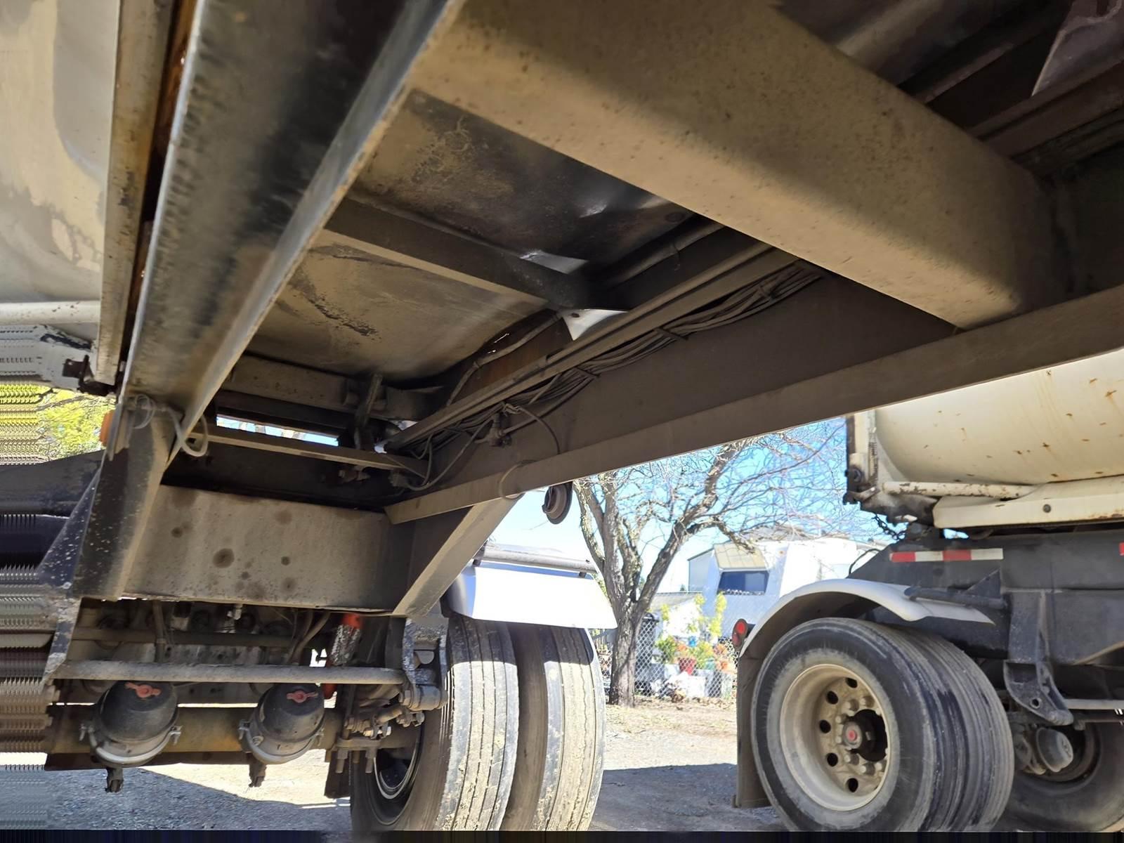 2015 Peterbilt 579 Dump Truck - image 24