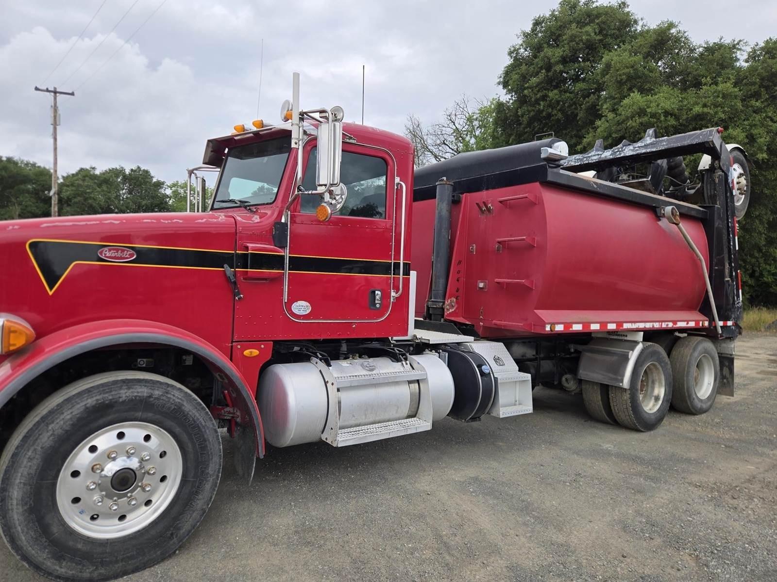 2013 Peterbilt 365 Dump Truck - image 34