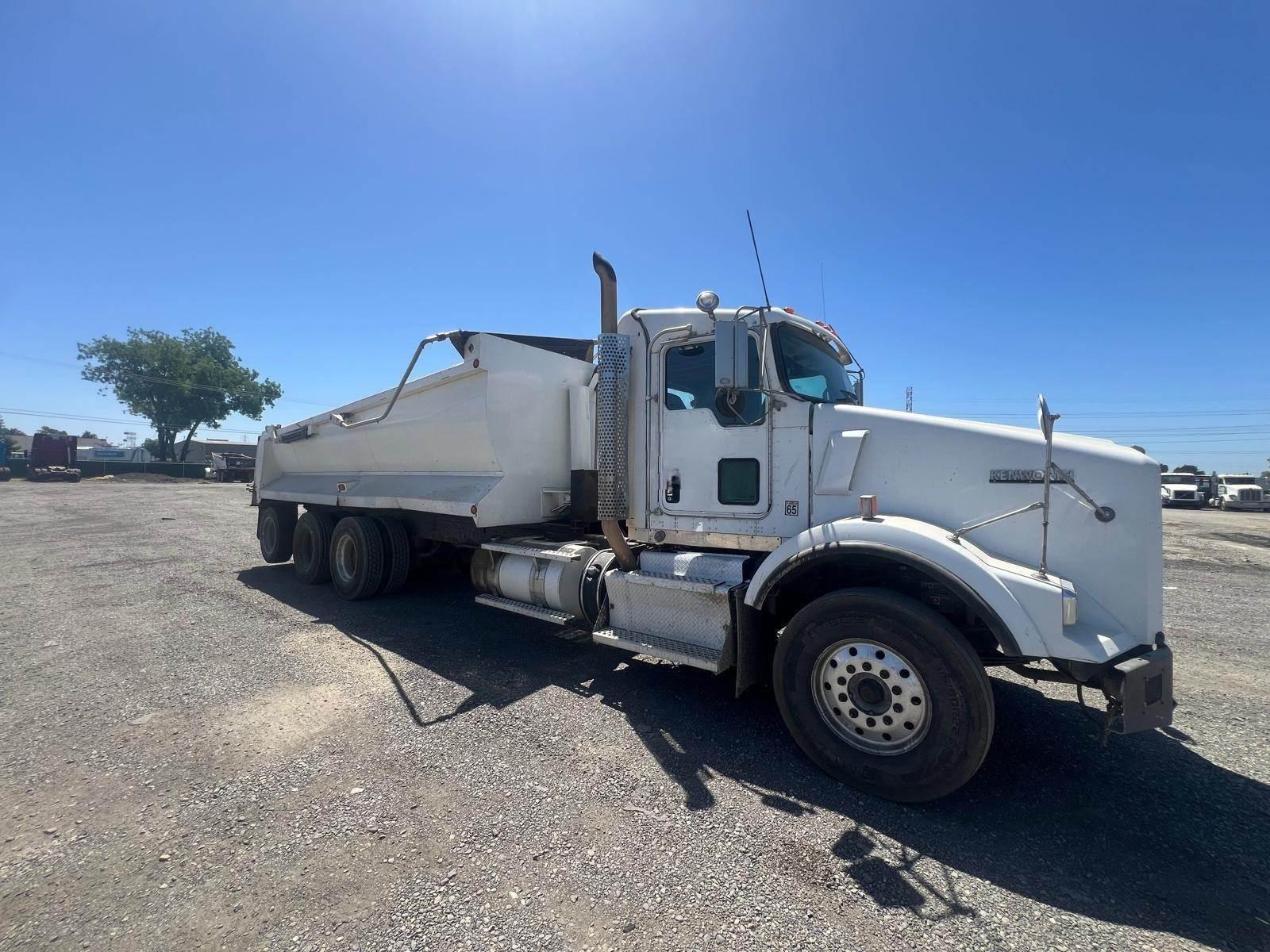2012 Kenworth T800 Dump Truck - image 5
