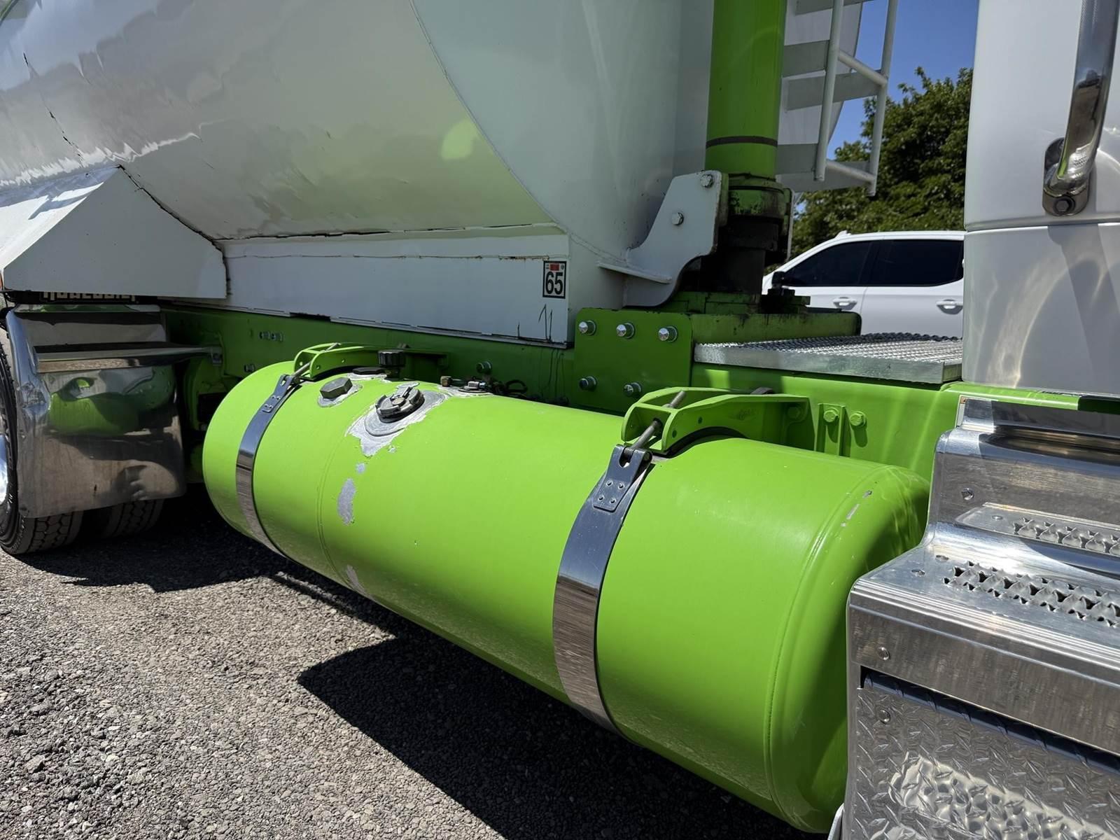 2020 Peterbilt 567 Dump Truck - image 14