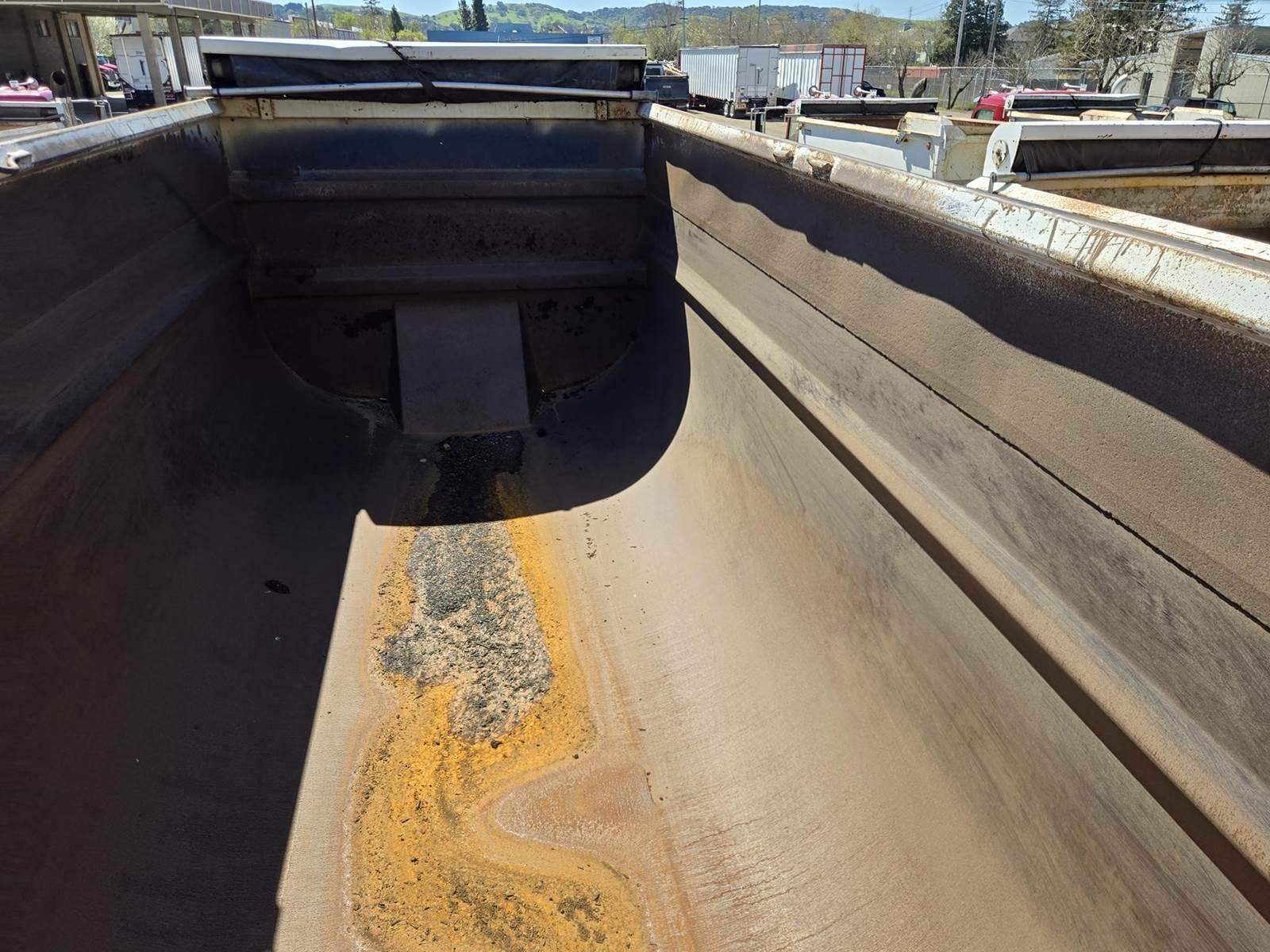 2015 Peterbilt 579 Dump Truck - image 32