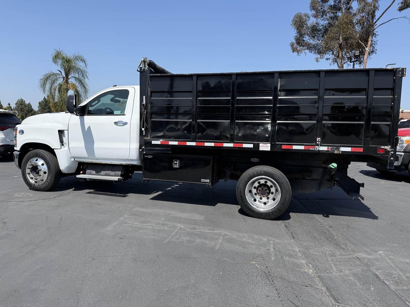 2022 Chevrolet W5500 Dump Truck - image 6