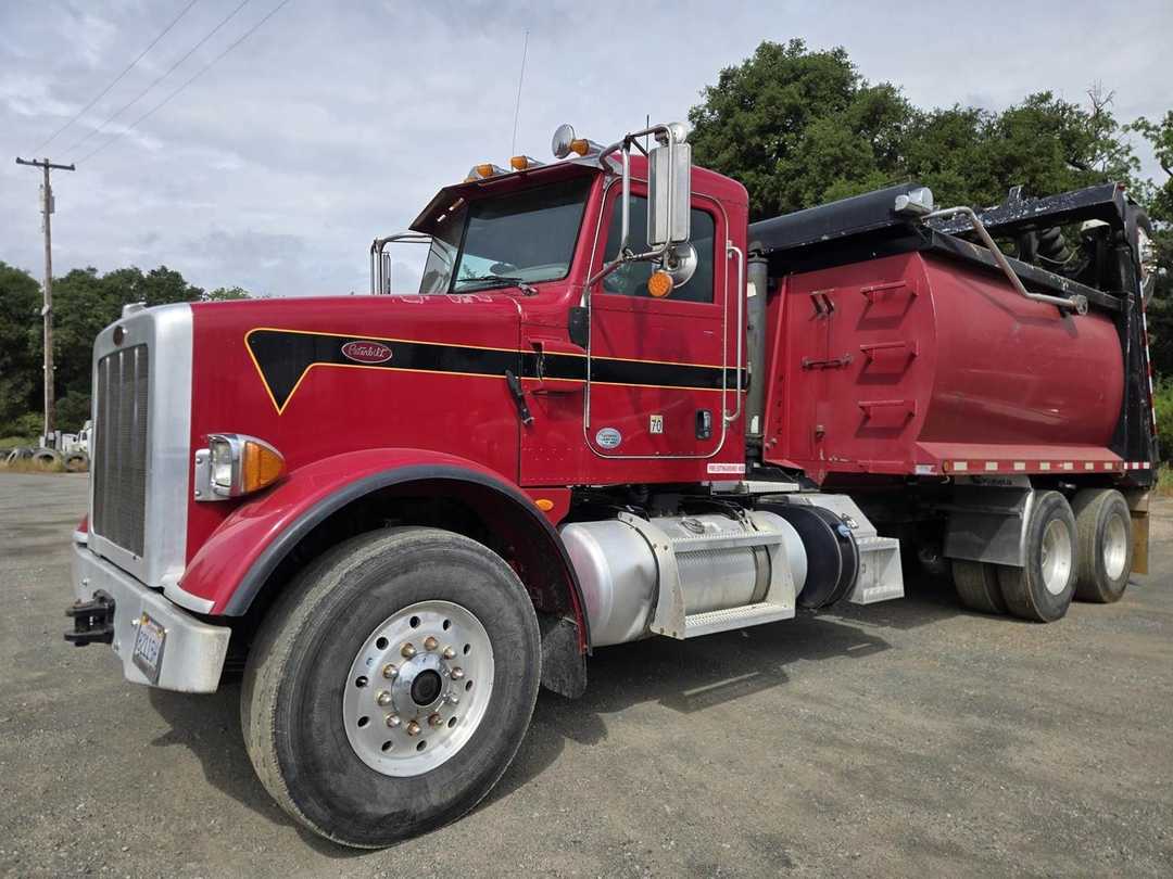 2014 Peterbilt 365 Dump Truck