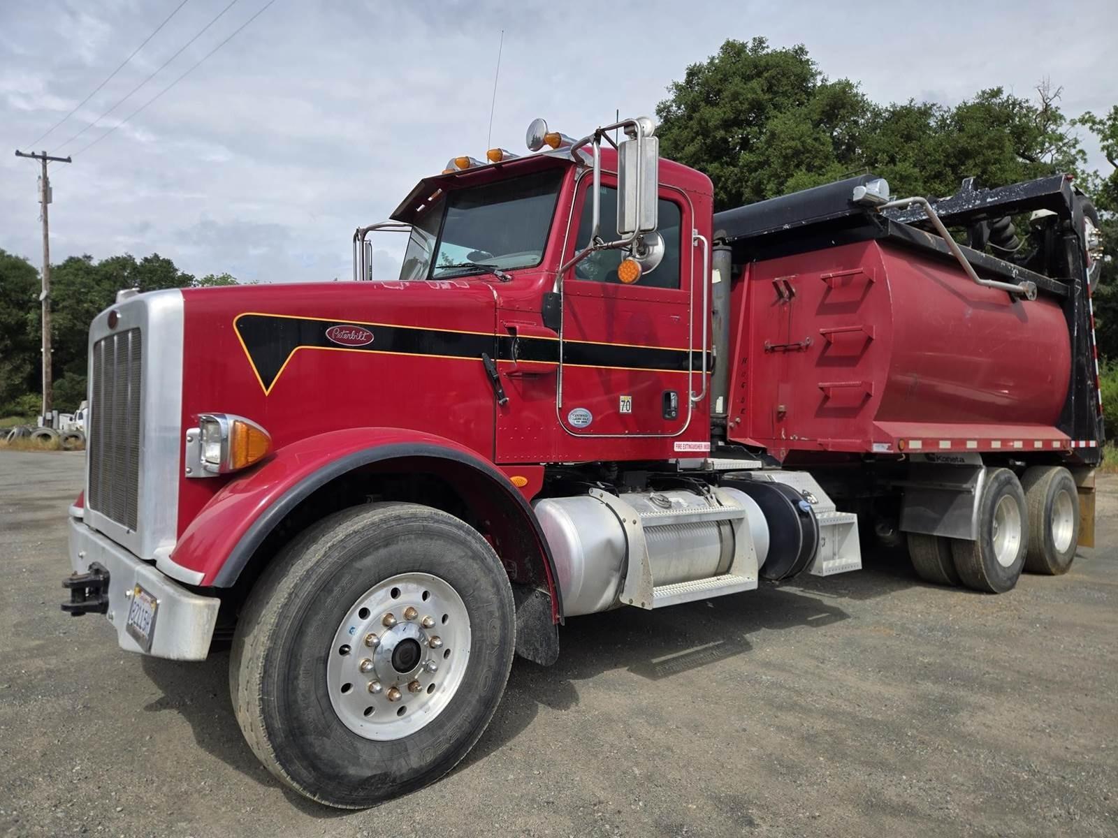 2014 Peterbilt 365 Dump Truck - image 1