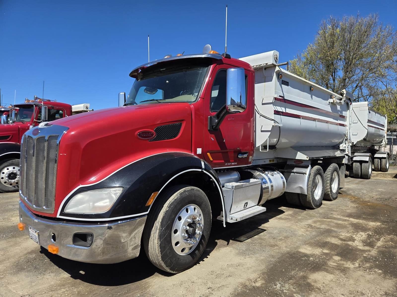 2015 Peterbilt 579 Dump Truck - image 1