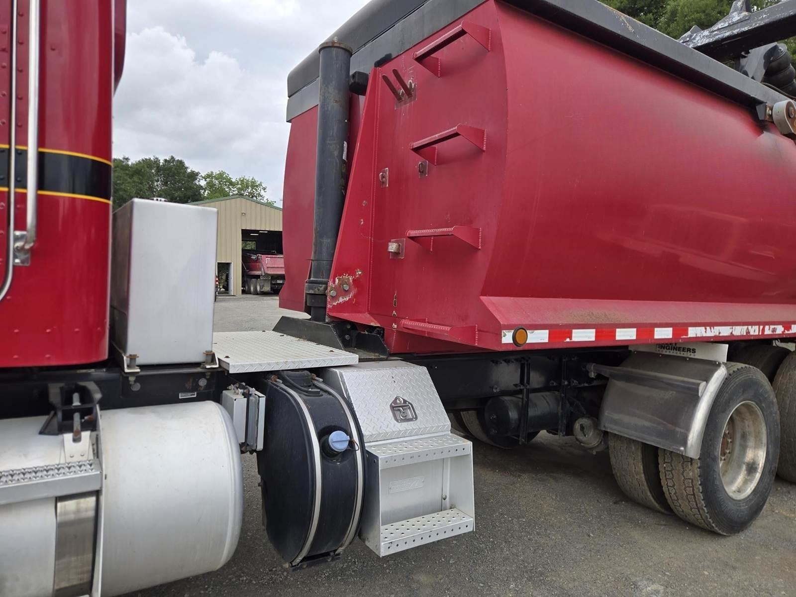 2013 Peterbilt 365 Dump Truck - image 32