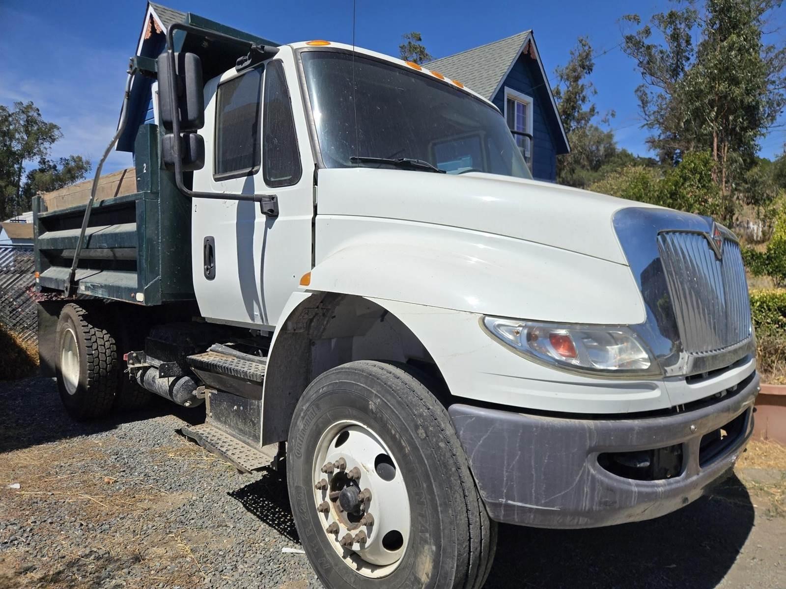 2020 International DuraStar 4300 Dump Truck - image 5