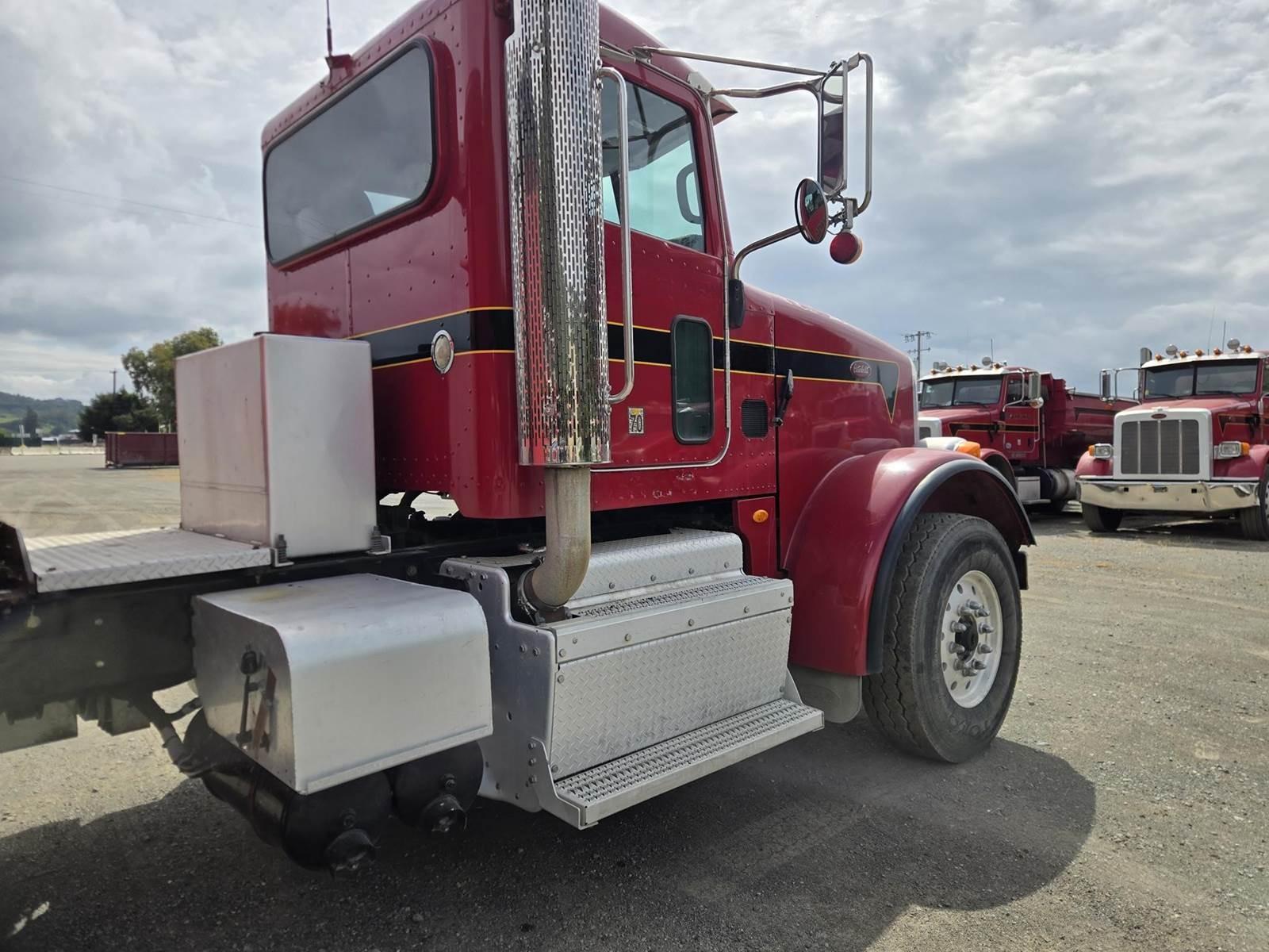 2014 Peterbilt 365 Dump Truck - image 11
