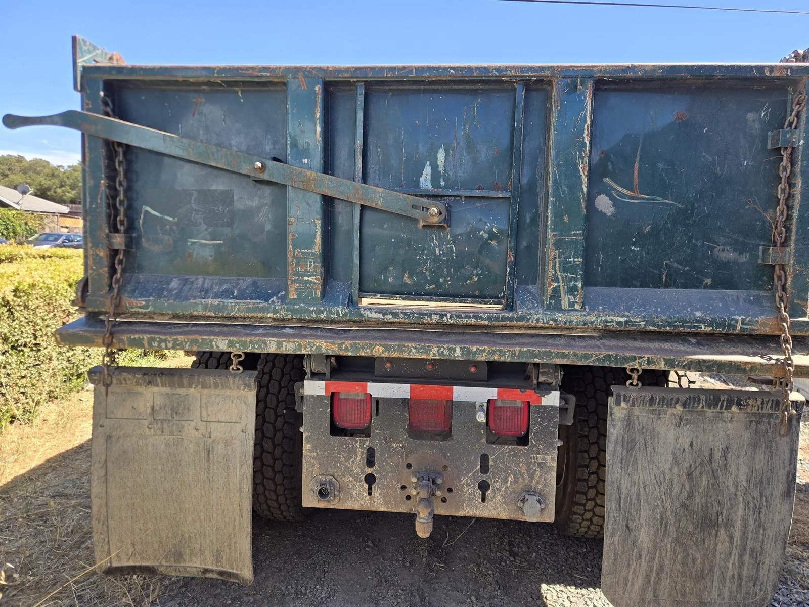 2020 International DuraStar 4300 Dump Truck - image 17