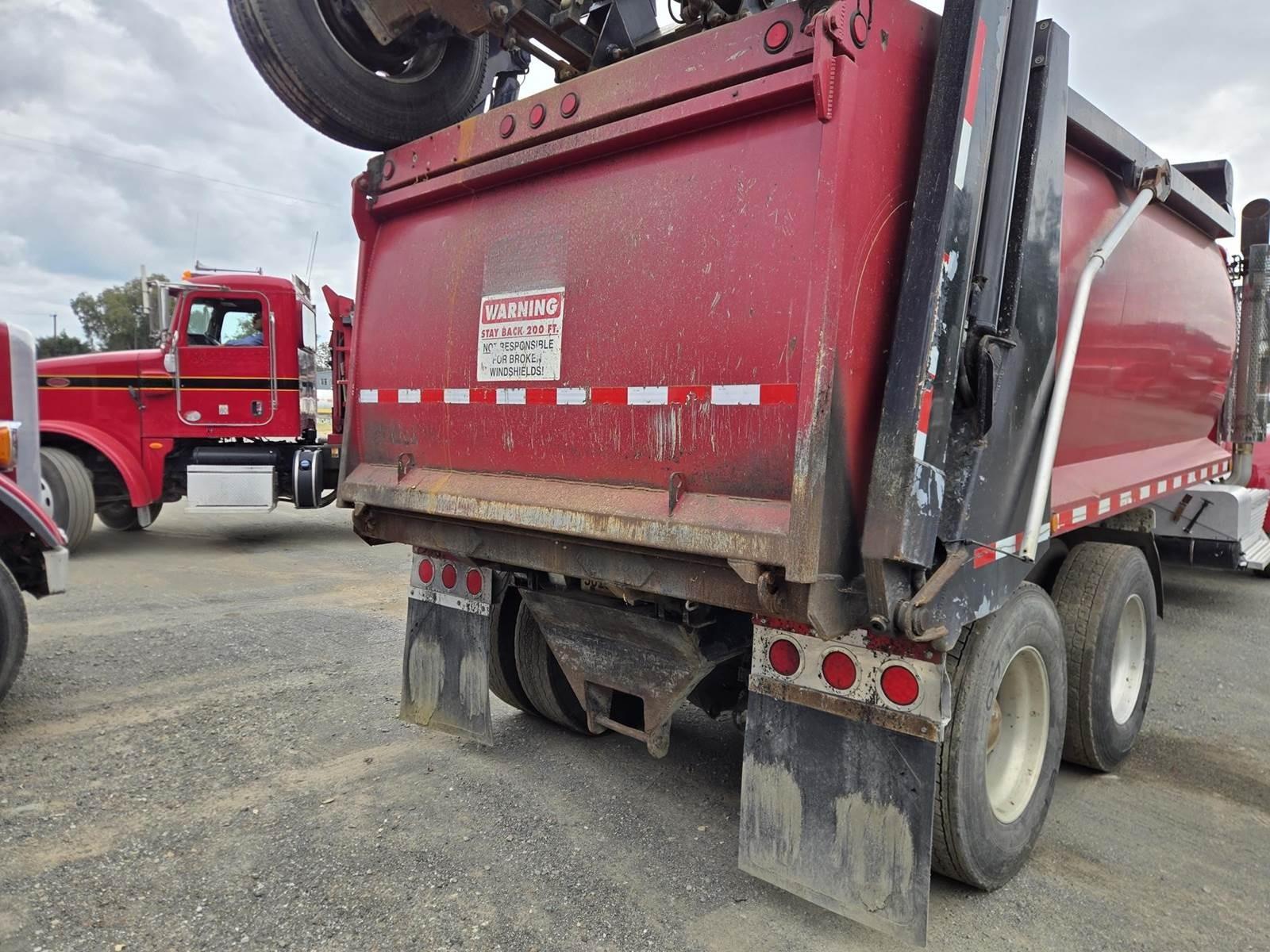2013 Peterbilt 365 Dump Truck - image 12