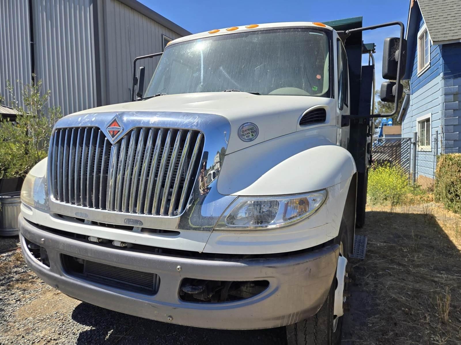 2020 International DuraStar 4300 Dump Truck - image 2