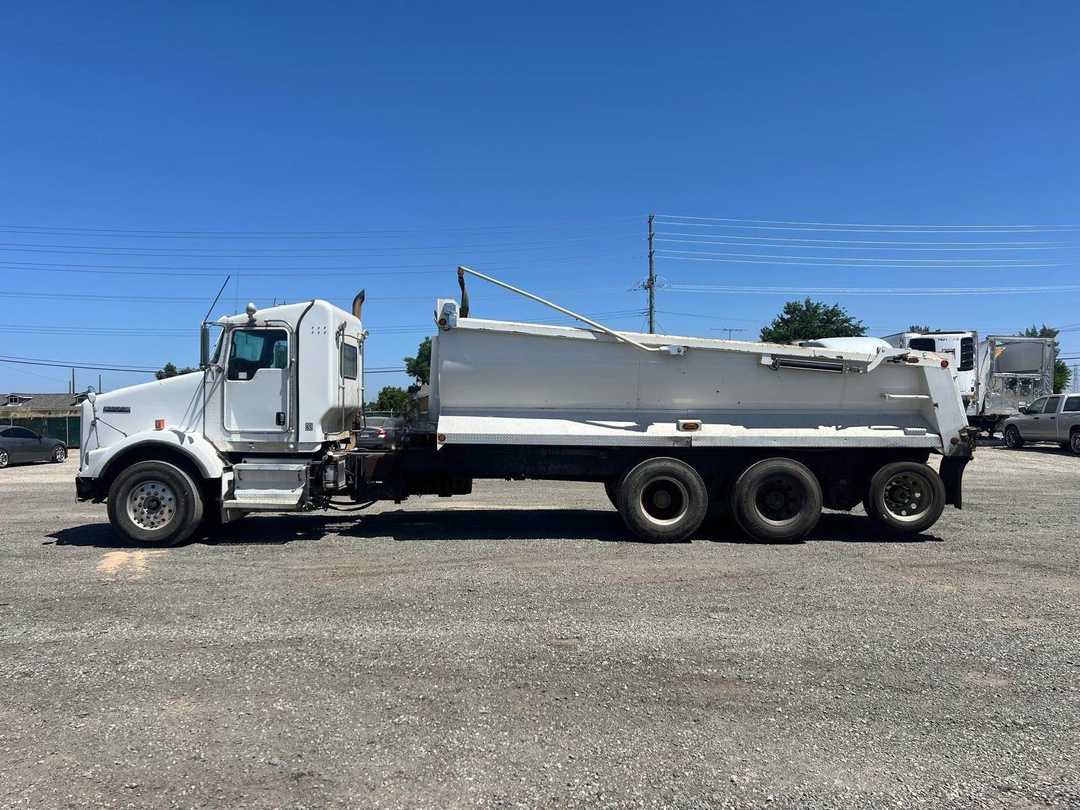 2012 Kenworth T800 Dump Truck