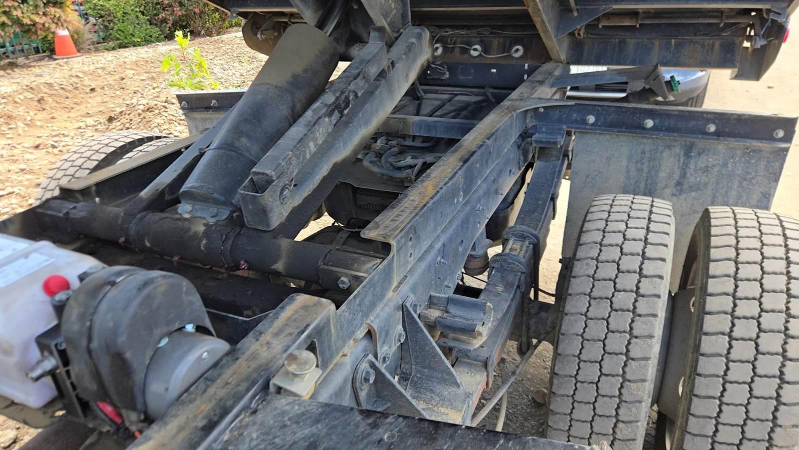 2019 Ford F-550 4x4 Dump Truck - image 38