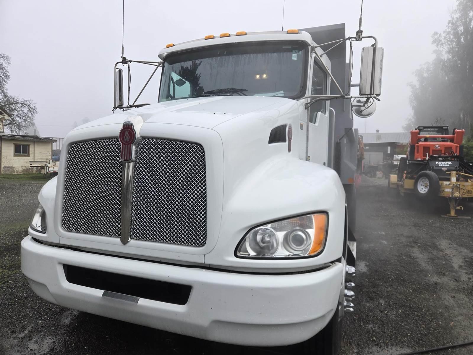 2020 Kenworth T270 Dump Truck - image 3