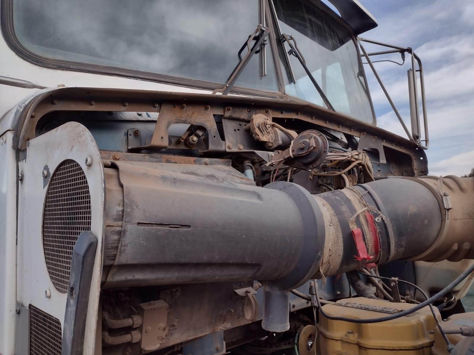 1995 Kenworth T800 Dump Truck - image 17