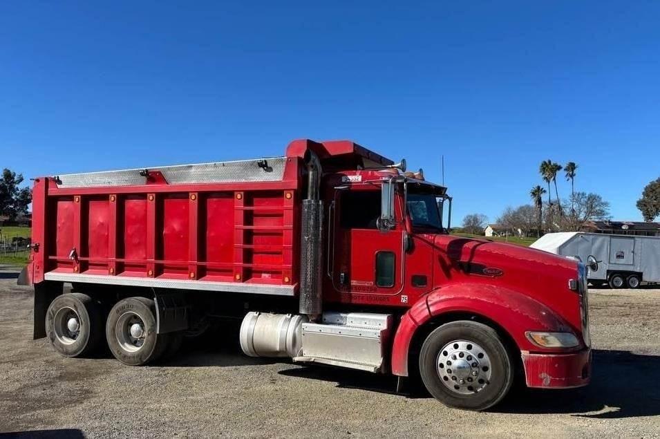 2012 Peterbilt 386 Dump Truck - image 5