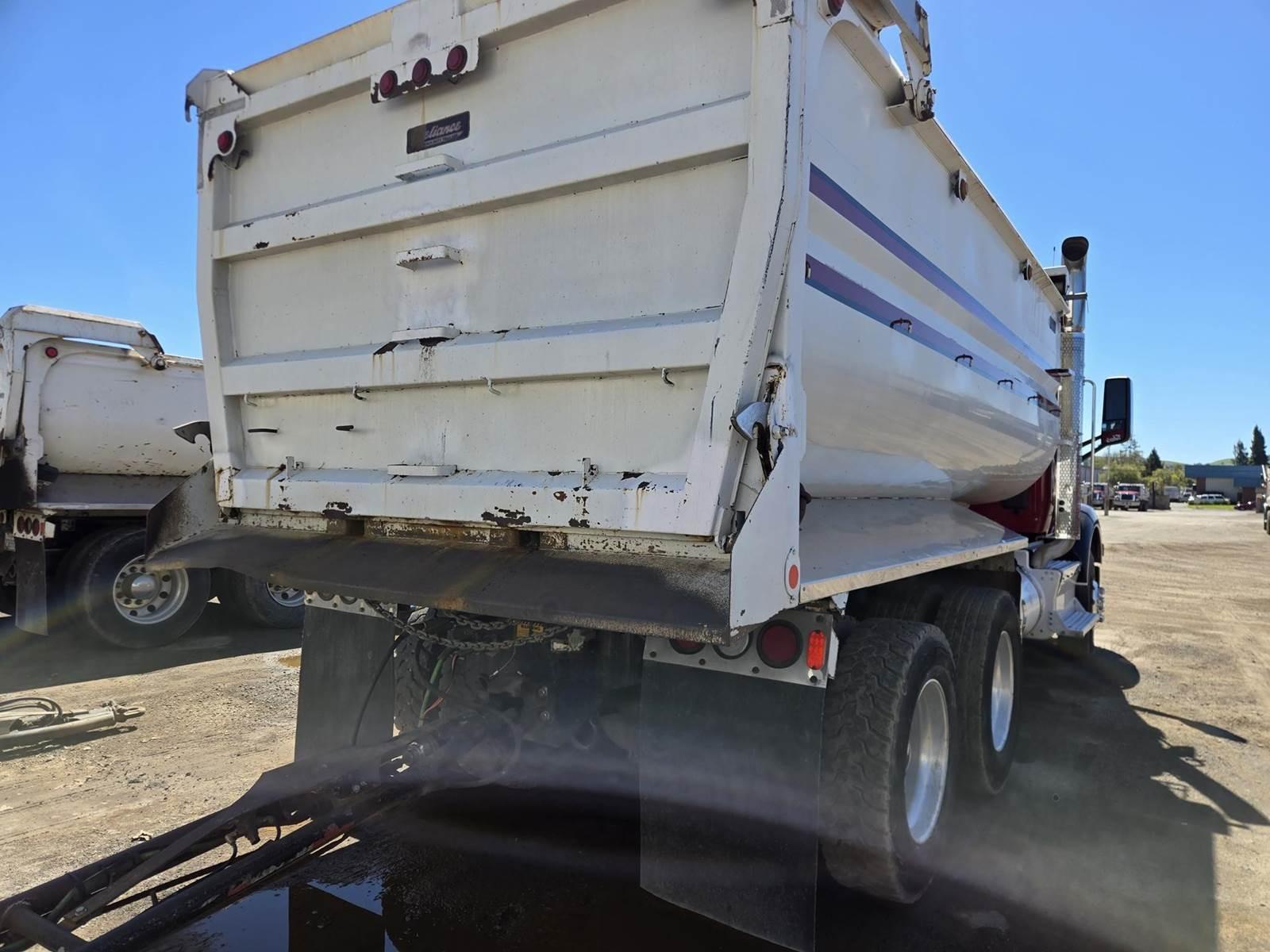 2015 Peterbilt 579 Dump Truck - image 18