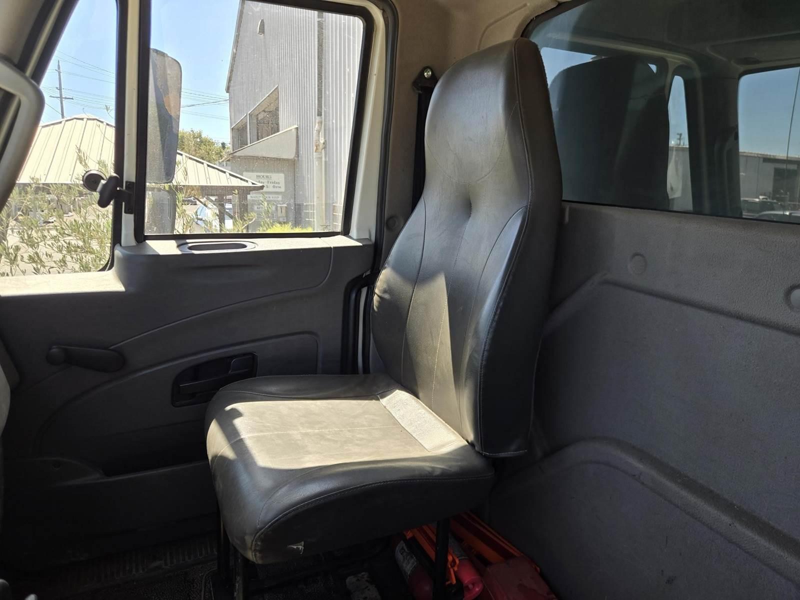 2020 International DuraStar 4300 Dump Truck - image 6