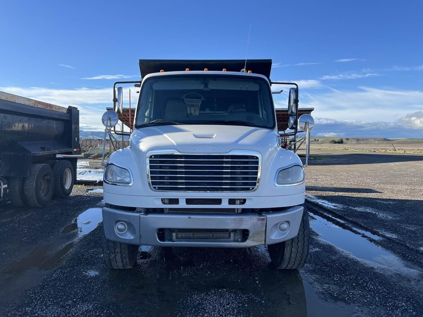 2014 Freightliner M2 106 Dump Truck - image 5