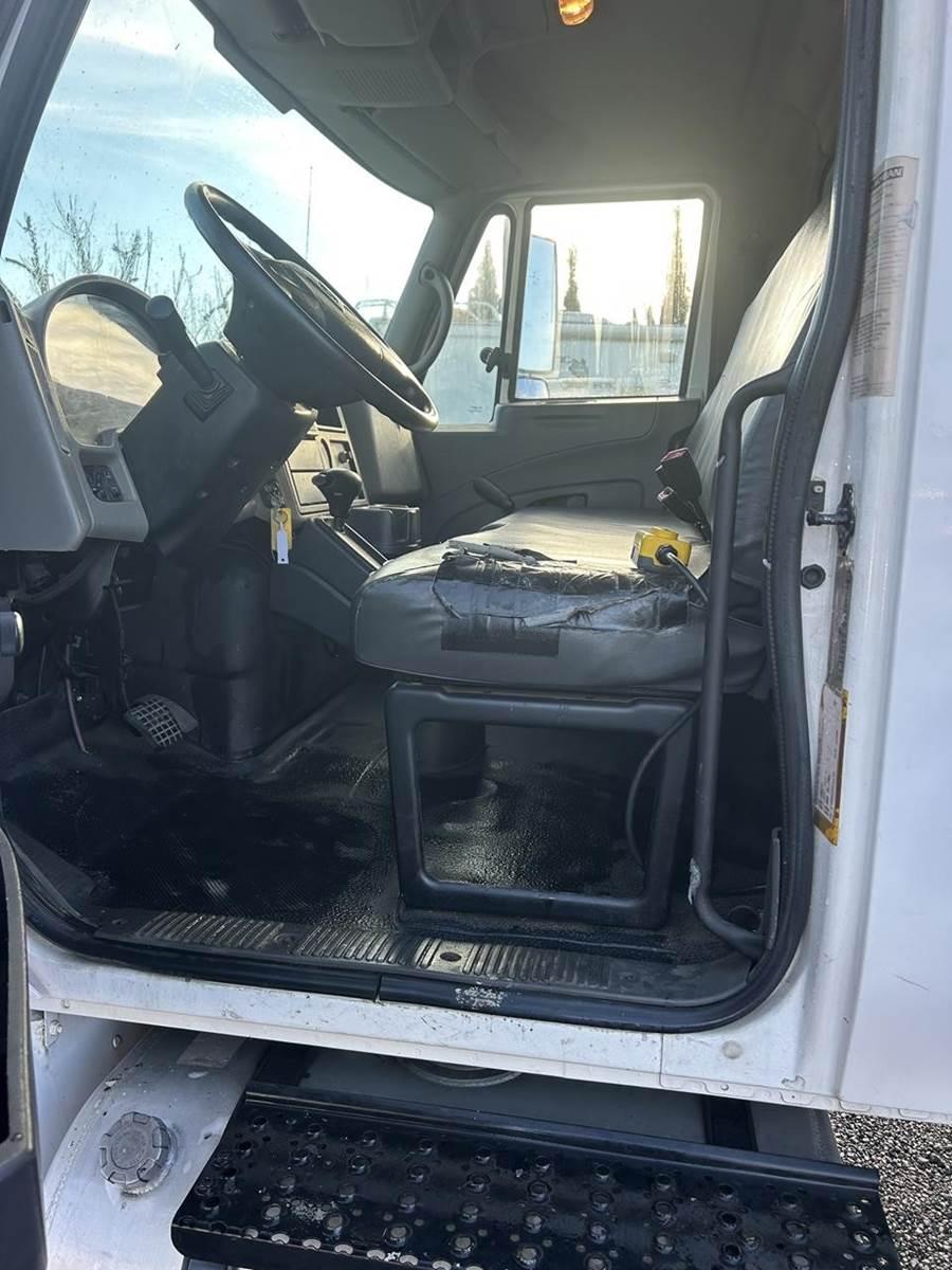 2010 International DuraStar 4300 Dump Truck - image 12