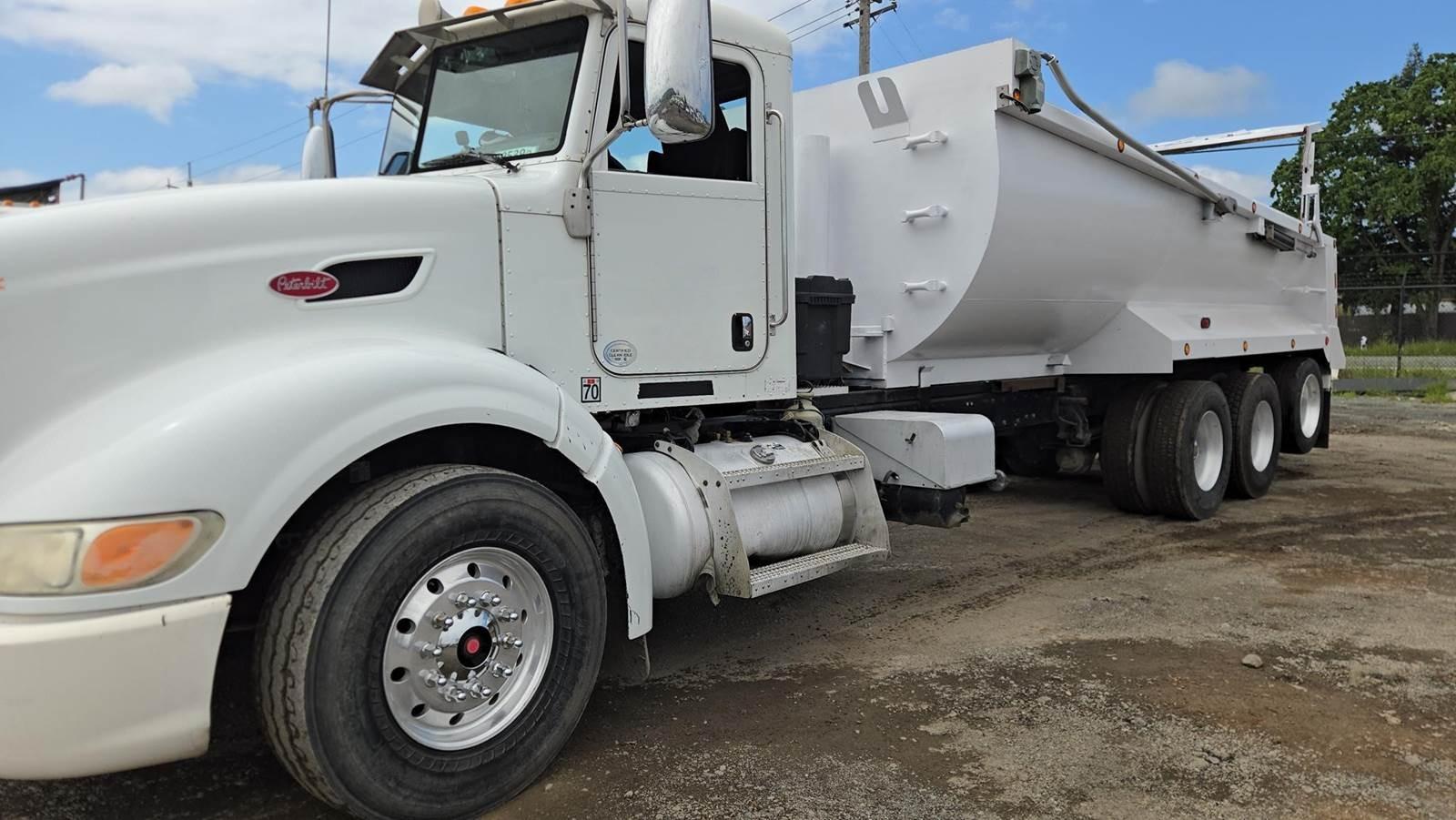 2013 Peterbilt 386 Dump Truck - image 8