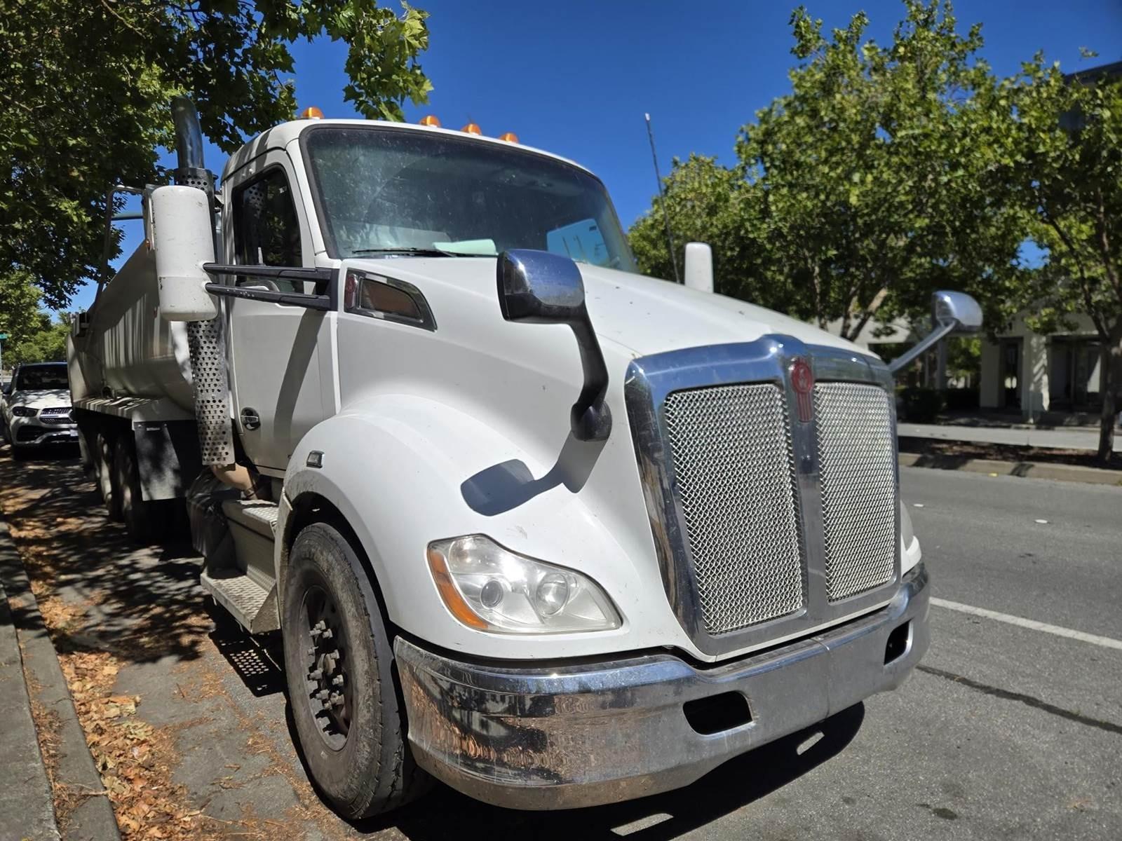 2018 Kenworth T680 Dump Truck - image 33
