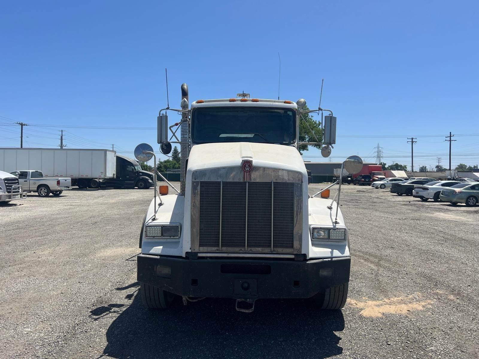 2012 Kenworth T800 Dump Truck - image 6