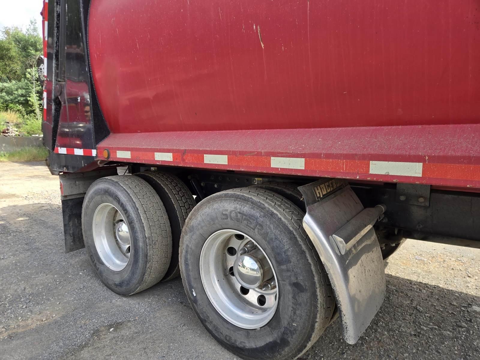 2014 Peterbilt 365 Dump Truck - image 13